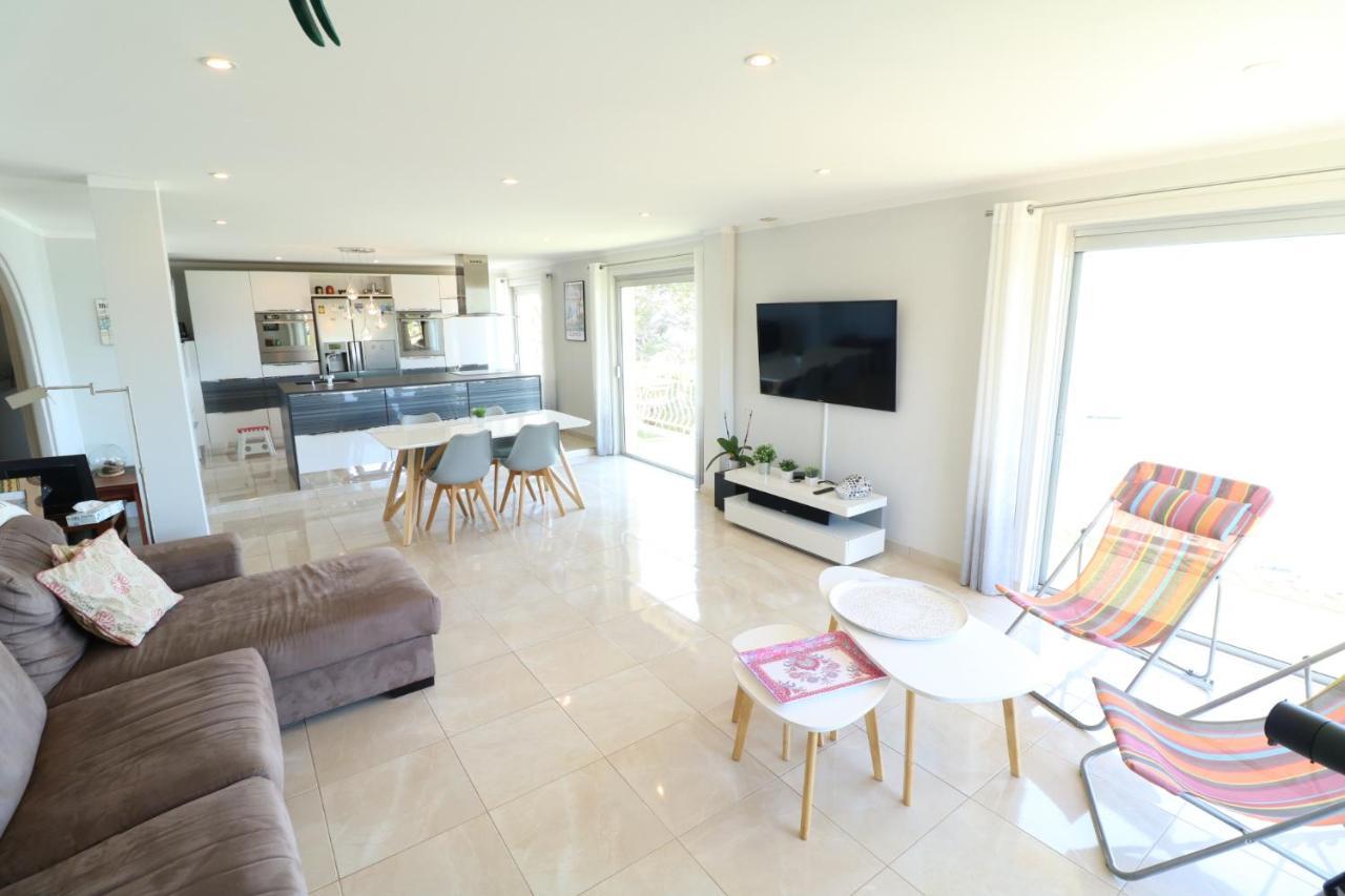 Fantastic Sea View For 2 Bedroom Up To 6 People 327 Cannes